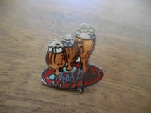 フランス☆古いピンズ 【CHEZ ALEX】 ピンズ ピンバッジ ピンバッチ PINS ビール BAR アルコール_画像1