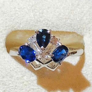 *Pt900 sapphire & diamond ring *