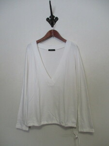 COMMECAISM Comme Ca Ism white V neck long sleeve cut and sewn (USED)20421②