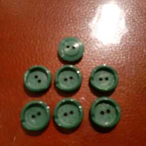 洋裁手芸リメイクDIY#615　グリーン　2つ穴　プラスチックボタン　150ミリ　7個セット