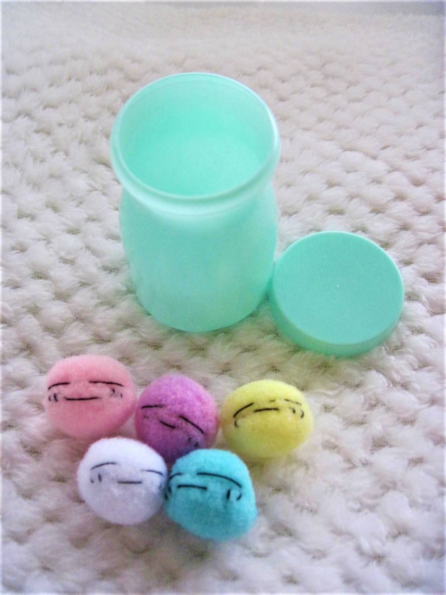AM miscellaneous goods■Ayu manju.Assortment with container, pom-pom decoration, pastel color, soothing, handicraft, handmade, original, cute, fluffy, handmade works, interior, miscellaneous goods, ornament, object