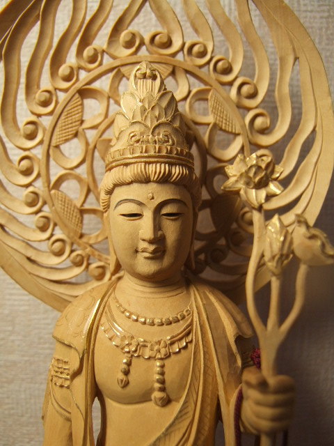 聖観世音菩薩像５寸柘植製（眼入）丸台座仏壇仏具仏像仏教 総高さ２９