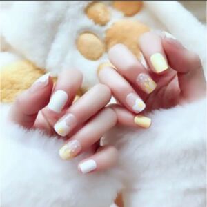 ネイルチップ(可愛い色) 両面テープ付き