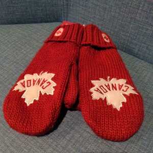 新品 CANADA/カナダ 2012オリンピックモデル　赤色手袋　暖かい内側フリース生地　Lサイズ　1