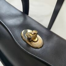 【送料無料】celine セリーヌ　ターンロック トートバッグ　ハンドバッグ　ロゴ　金具　ブラック　黒　マカダム レディース　本革　レザー_画像2