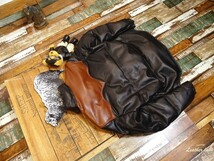 カウハイド　レザーダウンジャケット 　 2XLサイズ 　フライトジャケット イタリアンレザー 　牛革　ブラック　1.2ｍｍ_画像8