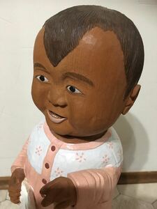 ユニークな赤ちゃんの木彫 人形 オブジェ
