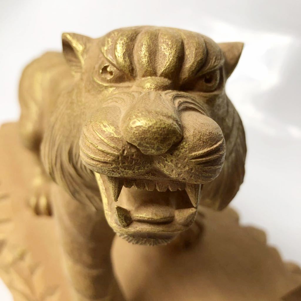 ☆ 最上位作! 川原和夫本榧金彩木彫虎(共箱共栞)W39.2cm 井波彫刻寅