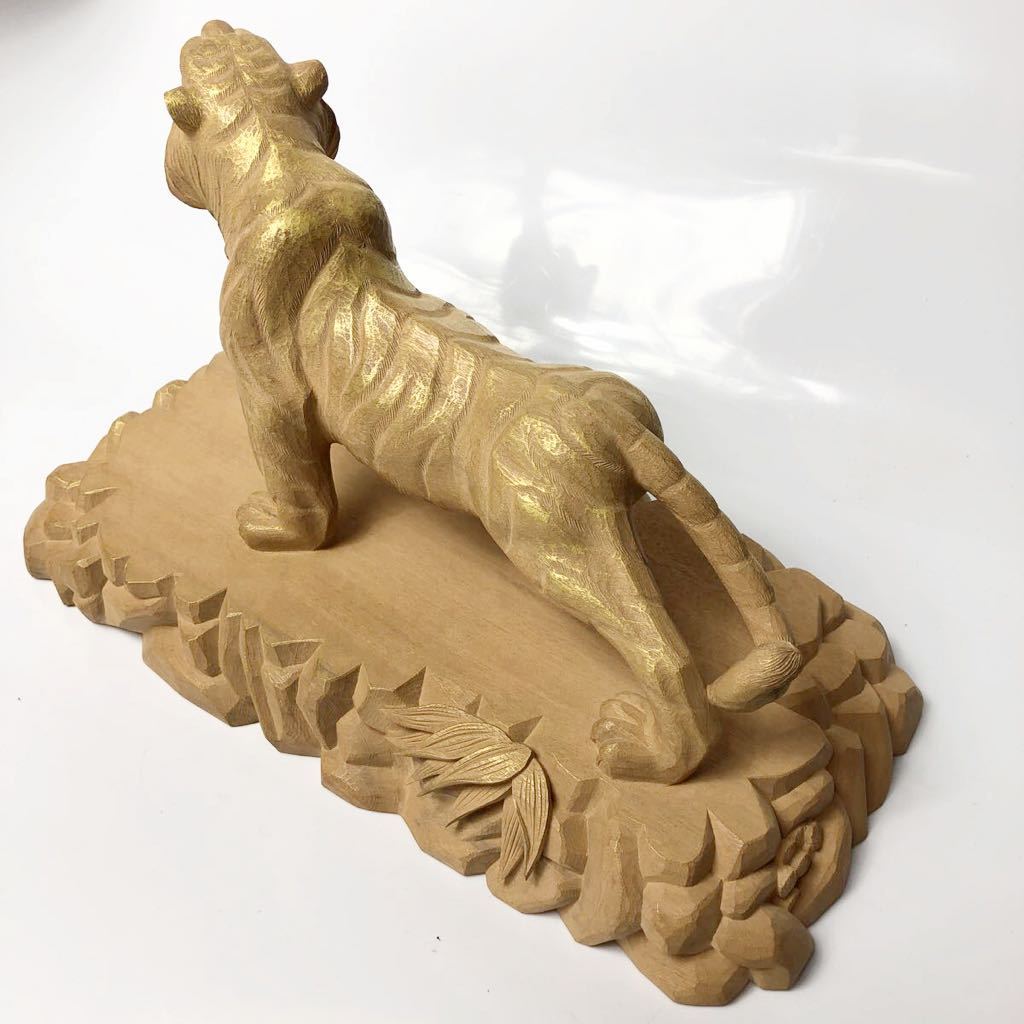 ☆ 最上位作! 川原和夫本榧金彩木彫虎(共箱共栞)W39.2cm 井波彫刻寅