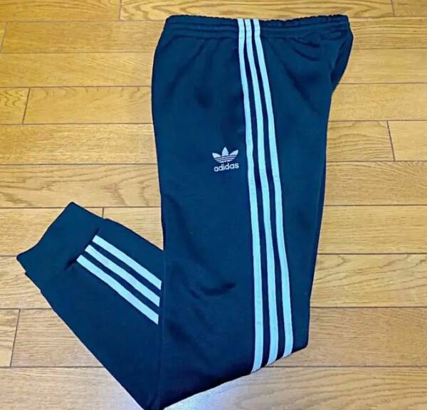 adidasトラックパンツアディダスオリジナル