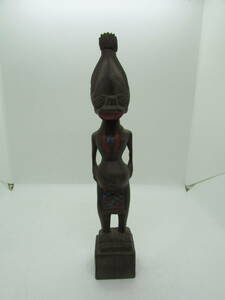 【送料無料】アフリカ土産　40年前の物　民族人形　木製　(K308)