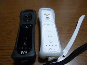 RSJ084【送料無料 即日配送 動作確認済】Wii リモコン ジャケット ストラップ 2個セット ホワイト ブラック 白 黒