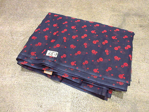  Vintage 60*s70*s*DEADSTOCK цветок общий рисунок flocky принт ткань size 751cm×122cm*210208s1-fbr цветочный принт неиспользуемый товар лоскут ткань 