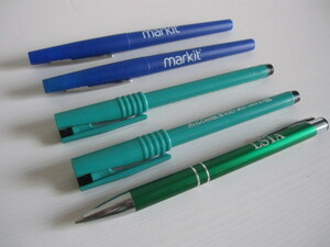 未使用 ボールPentel 0.6 黒 2本 新品 ボールペン黒 LSTA 美品 MARKIT 青サインペン 2本 水性ペン 新品 日本製ペン 外資ペン レア 得 特