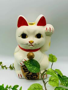 昭和レトロ　招き猫三体