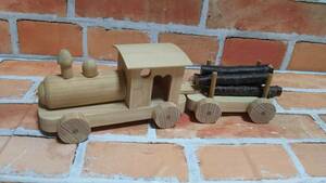 ハンドメイド　手作り　木工　ウッド　おもちゃ　手遊び　汽車ポッポ　二両　車輪可動式　インテリア　オブジェ　置物　飾り