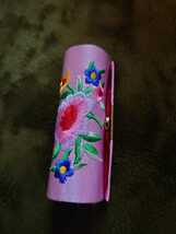 昭和レトロ　未使用　素敵な刺繍の口紅ケース　ピンク色　中に鏡付き_画像1