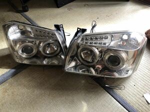 2005y Dodge Magnum custom head light left right used crack have defect have [ necessary explanatory note ]