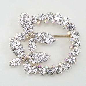 ちょうちょ(蝶、バタフライ)ラインスーン ラウンド ブローチ