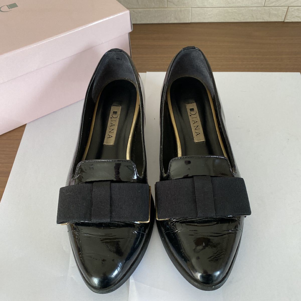 DIANA リボン付き エナメルパンプス　22.0cm