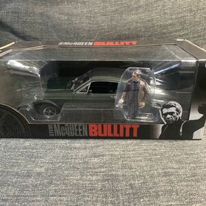 1968 Ford Mustang GT Fastback(ハイランドグリーン) with Steve McQueen figure「ブリット/HOLLYWOOD SERIES」1/18