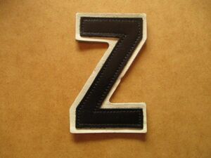 80s レザーワッペン『Z』白×黒 ビンテージ革ワッペン/イニシャル ローマ字オリジナル本革Leather wappenパッチpatchアップリケ S6