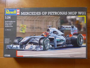 希少・新品・未開封／1/24　MERCEDES　GP　W01　1箱／レベル　REVELL　ドイツレベル　R07098　PETRONAS　ミハエル・シューマッハ