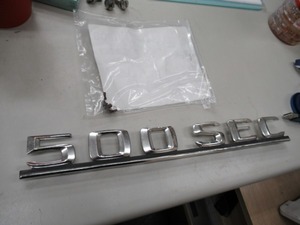 レア品　W126 500SEC　エンブレム　生産終了　グロメット付き　　