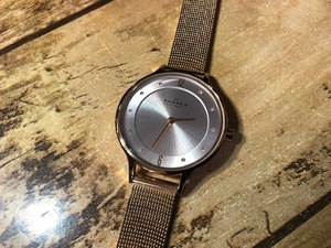 BK0213 美品 SKAGEN スカーゲン SKW2150 ストーンインデックス シルバー×ゴールド 純正SSメッシュブレス クオーツ レディース 腕時計