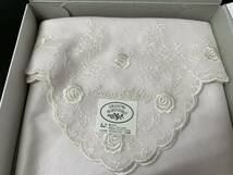 【未使用品】LAURA ASHLEY ローラアシュレイ 刺繍ハンカチ　箱あり②_画像4