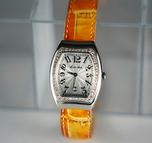 イタリア製 ブランド名不明 ジュエリー スワロフスキー ピュア クリスタル ダイヤ 革ベルト QZ レディース 腕時計 即決