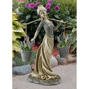 デザイン・トスカノ製、マグダレン デンマーク ミルクを運ぶ、少女 ガーデン彫刻像、ツートーン（2色塗り）ストーン風 彫像(輸入品
