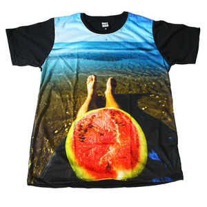 スイカ フルーツ ビーチ 海岸 砂浜 海 夏 ストリート系 スケーター デザインTシャツ おもしろTシャツ メンズTシャツ 半袖 ★E85M