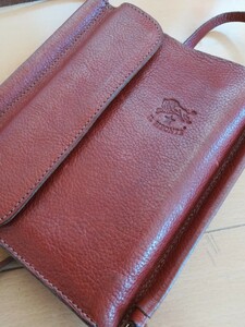 イルビゾンテ　サコッシュ風財布　ショルダー　肩掛け