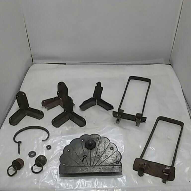 古い箪笥金具の値段と価格推移は?|9件の売買データから古い箪笥金具