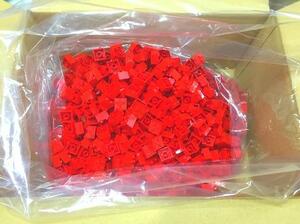 新品レゴ　赤色　2×2　ブロックパーツ　約1000個セット　 まとめて大量セット E