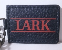 ラーク レザー キーホルダー ブラック本革 LARK たばこグッズ ノベルティ 非売品 昭和レトロ_画像2