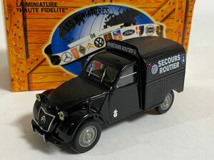 【Citroen 2CV Collection】シトロエン 2CV AZU Gendarmerie 1954 1/43 