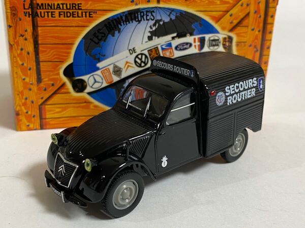 【Citroen 2CV Collection】シトロエン 2CV AZU Gendarmerie 1954 1/43