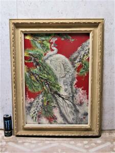 Art hand Auction ■작가미상■소나무와 흰 공작의 울퉁불퉁한 그림 액자 약. 82 x 63cm 소나무/공작, 그림, 일본화, 꽃과 새, 조수