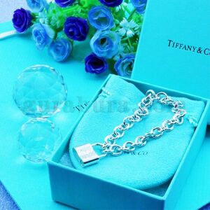 ♪プレゼントにいかかがですか♪ 値下げ交渉 は 質問で♪TIFFANY ティファニー パドロックブレスレット