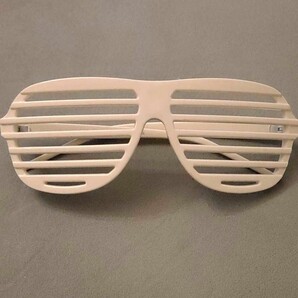 グラス カニエウエスト着用品に似てる