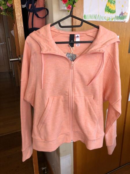 adidasパーカー ピンクオレンジ
