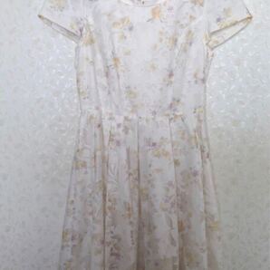 レストローズのワンピースです。