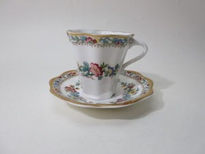 302028【Coalport コールポート ENGLAND 花図 カップ＆ソーサー 箱無】 検)コーヒーカップ 珈琲碗 茶器 洋物 アンティーク レトロ 古玩 i