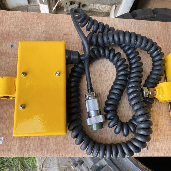 超音波センサー 国産アスファルトフィニシャー用 グレードセンサー 舗装センサー 2個セット 中古良品