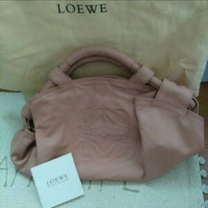 LOEWE ロエベ　ナッパアイレのピンクベージュ