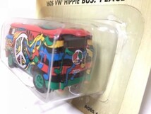 レア【 60'S VW ヒッピーバス 】 2台 '60S HIPPIE BUS PEACE / SUN & MOON ワーゲン バス ジョニーライトニング JOHNNY LIGHTNING 管理B10_画像4