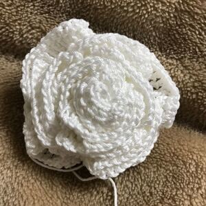 ハンドメイド!白の薔薇モチーフ(レース糸)