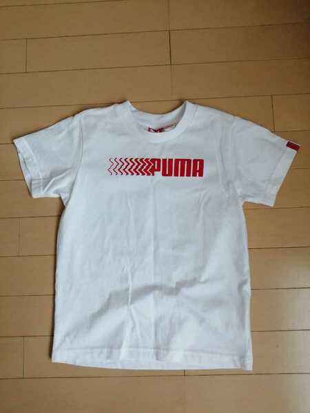 送料無料　USED PUMA　プーマ　Tシャツ　サイズ130　半袖Tシャツ　薄いシミあり